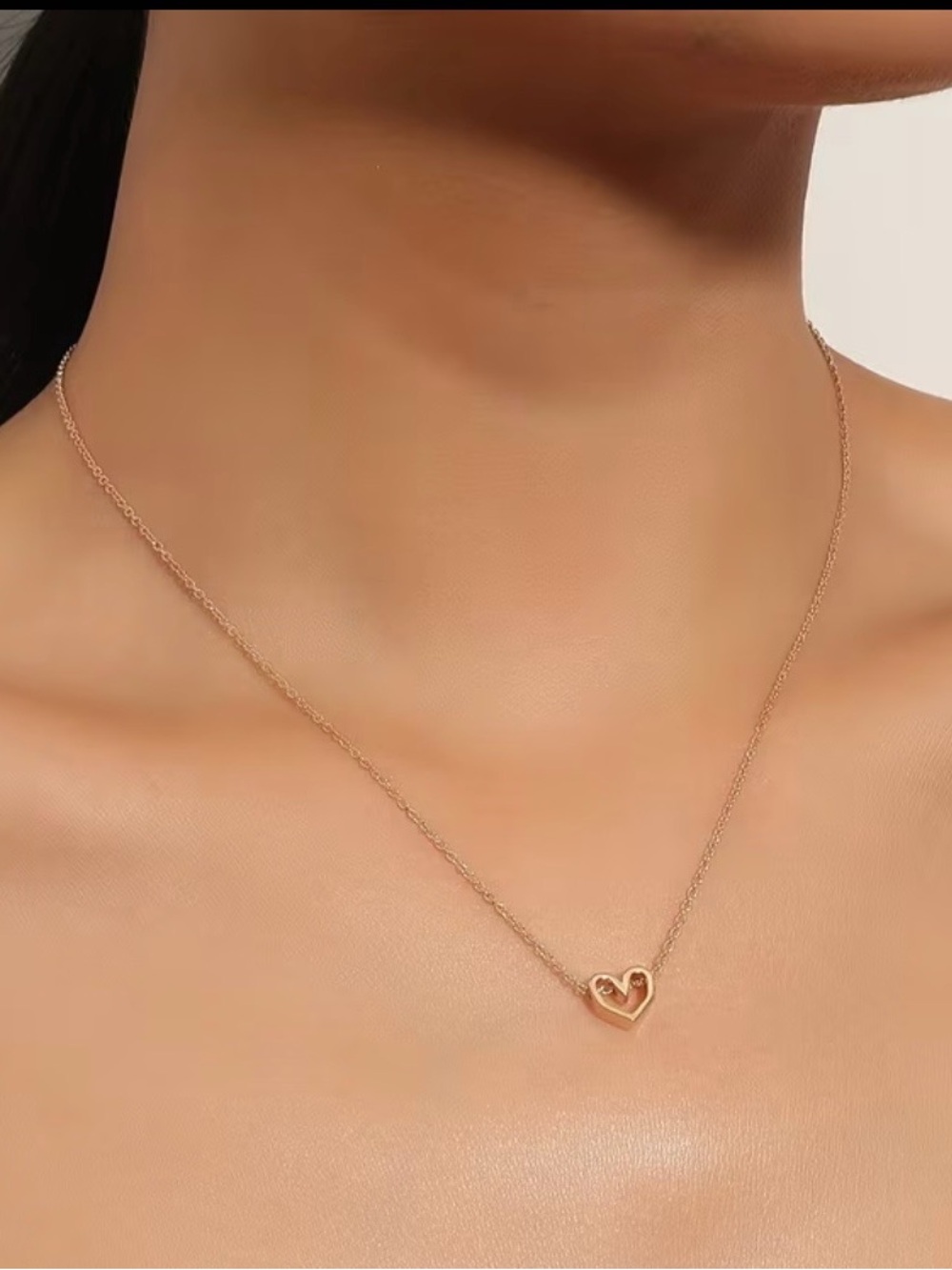 Gold Heart Pendant Necklace - Elegant Women's Jewelry